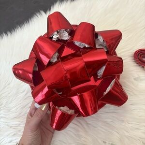 Bewaltz Glitzy Present Bow Crossbody Bag - Red Metallic Mirror